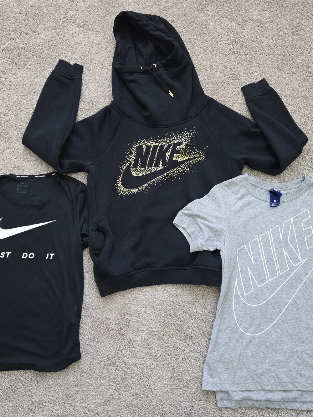 Nike Bundle Hoodie Sweatshirt + 2 Tees Size Small